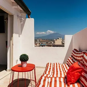 https://attico-in-pieno-centro-storico-di-catania.sicilyhotelsitaly.net